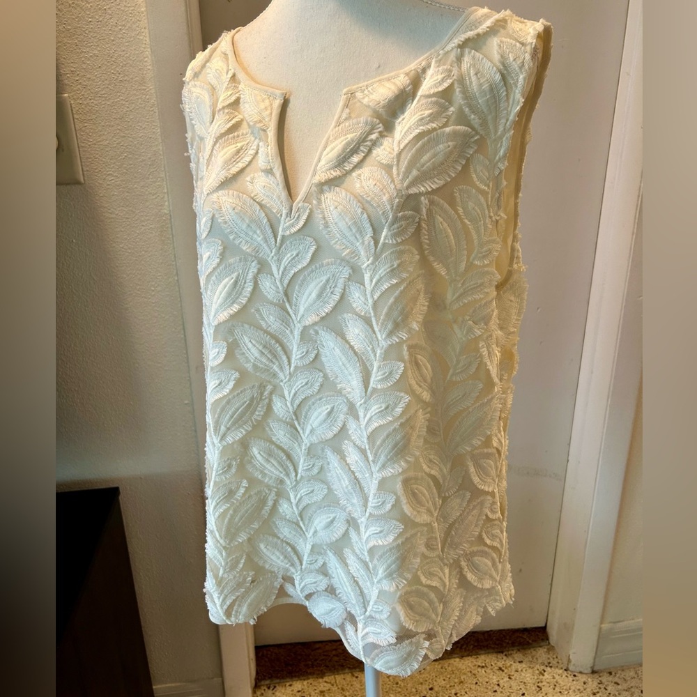 Ann Taylor Cream Textured Sleeveless Top